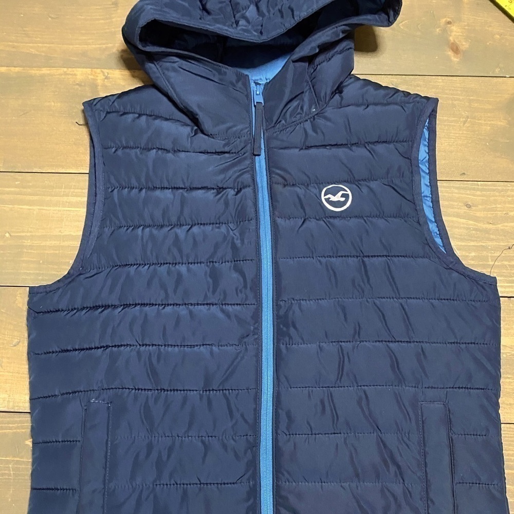 Hollister vest